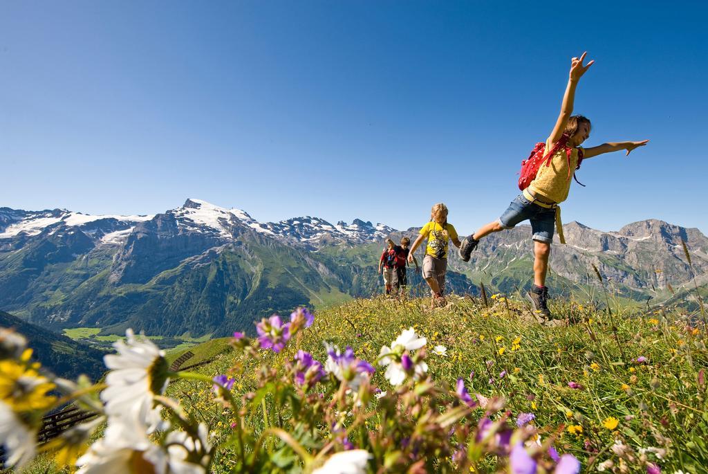 Отель Alpenclub Энгельберг Экстерьер фото