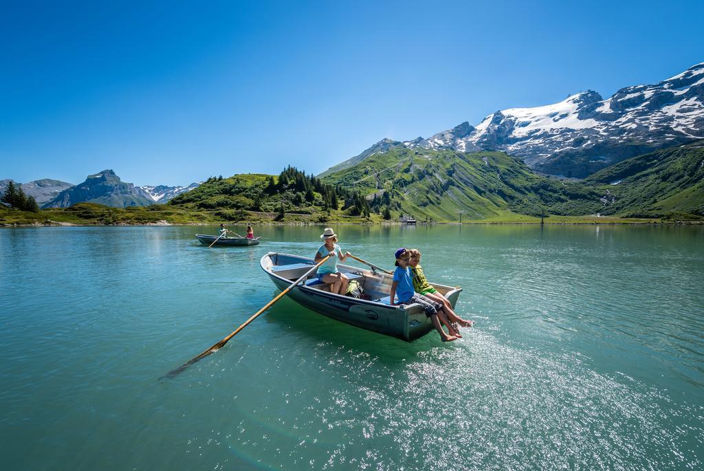 Отель Alpenclub Энгельберг Экстерьер фото
